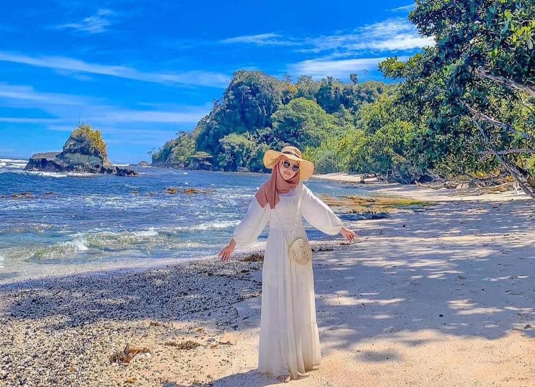 Pantai Senja: Rahasia Santai di Tepi Laut Cilacap yang Bikin Ngilu